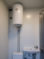 Sanitärcontainer mit Dusche – Bild 9